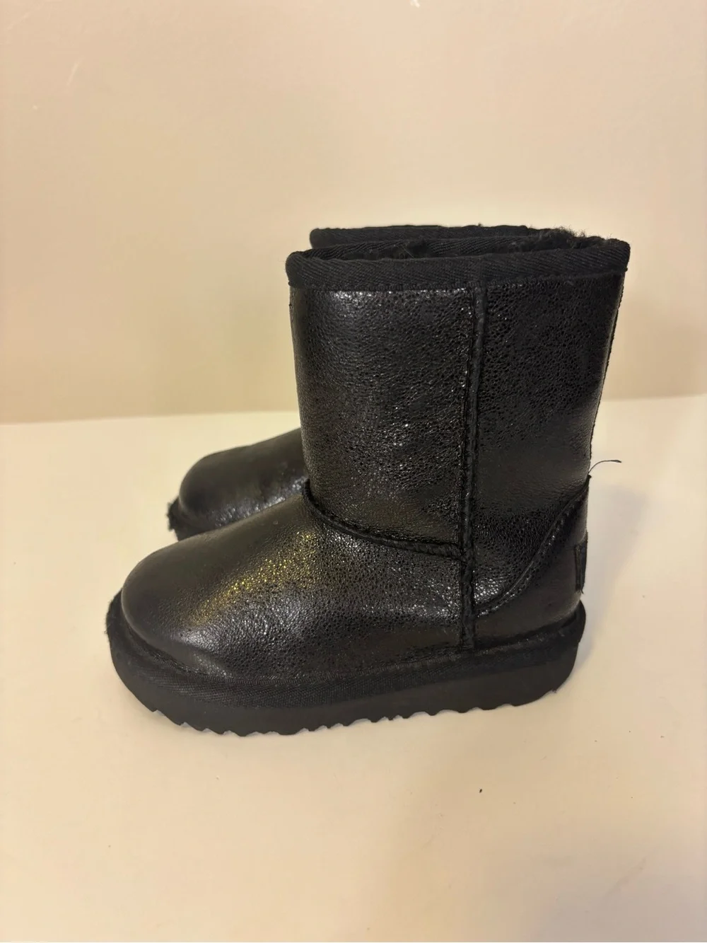 UGG Black Metallic Shimmer Shearling Fur Lined Winter Boots Little Girl’s 8